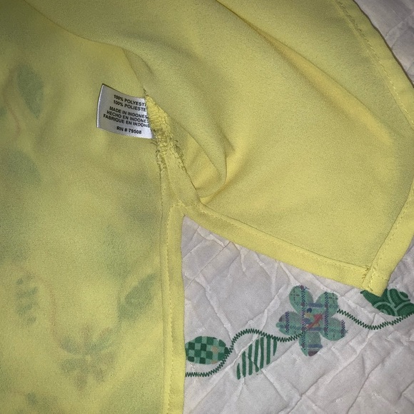 Violet & Claire Yellow Sleeveless Blouse - Picture 5 of 5